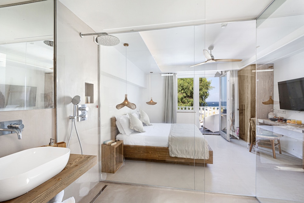 Classic Double Room, Balcony, Sea View - Photo 2