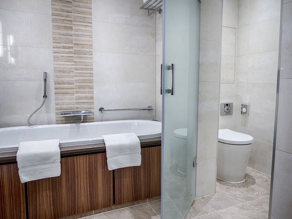 GWR Tower Room, 1 King Bed (Lounge Access), City View