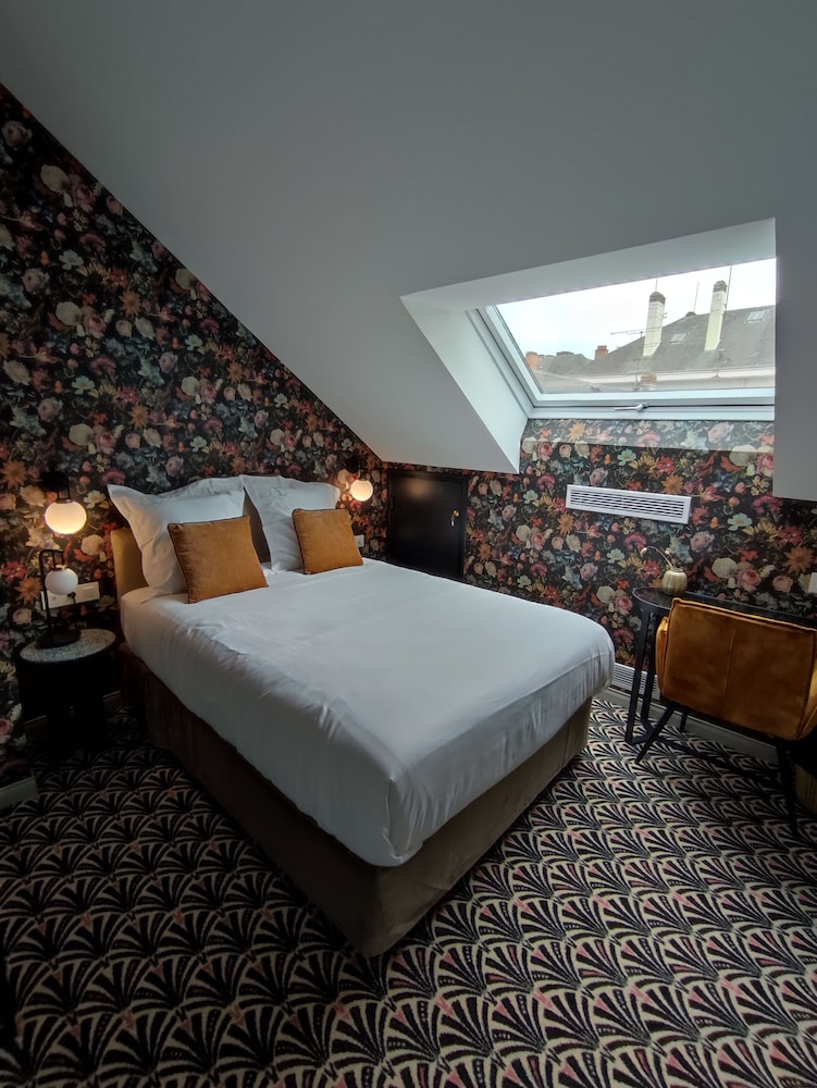 Standard Double Room - Photo 7