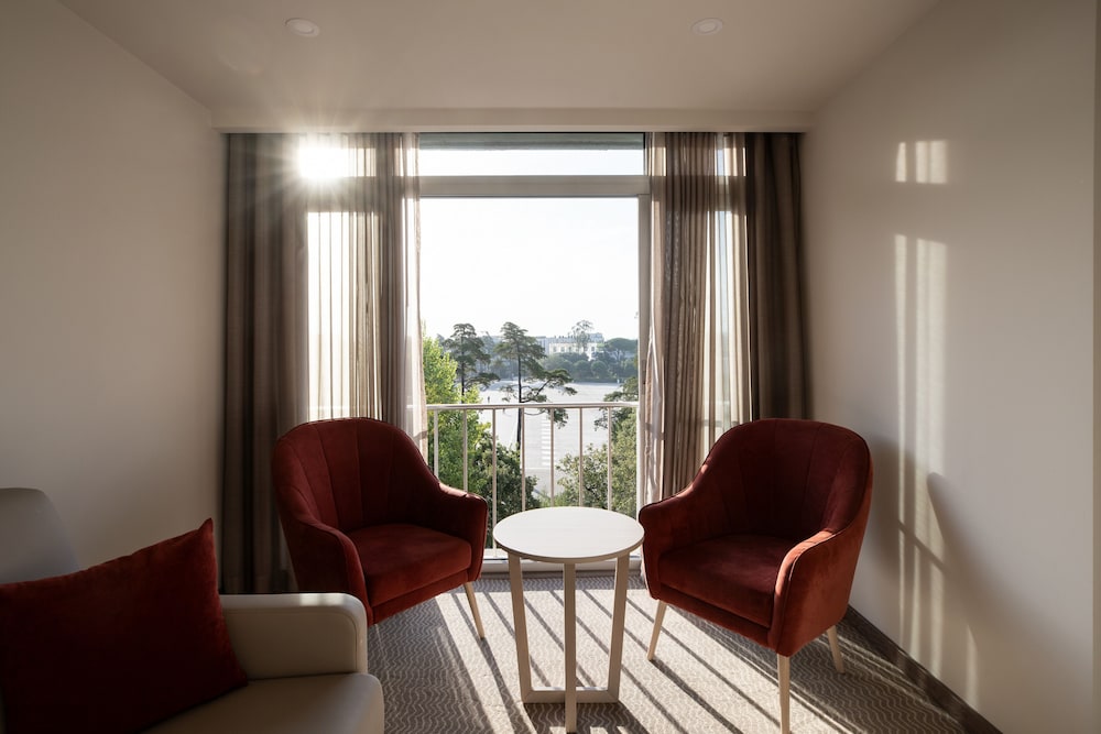 Junior Suite (4 Adults) thumbnail 6