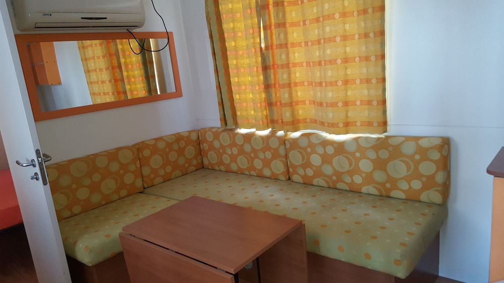 Family Mobile Home, 2 Bedrooms, Kitchenette, Sea View