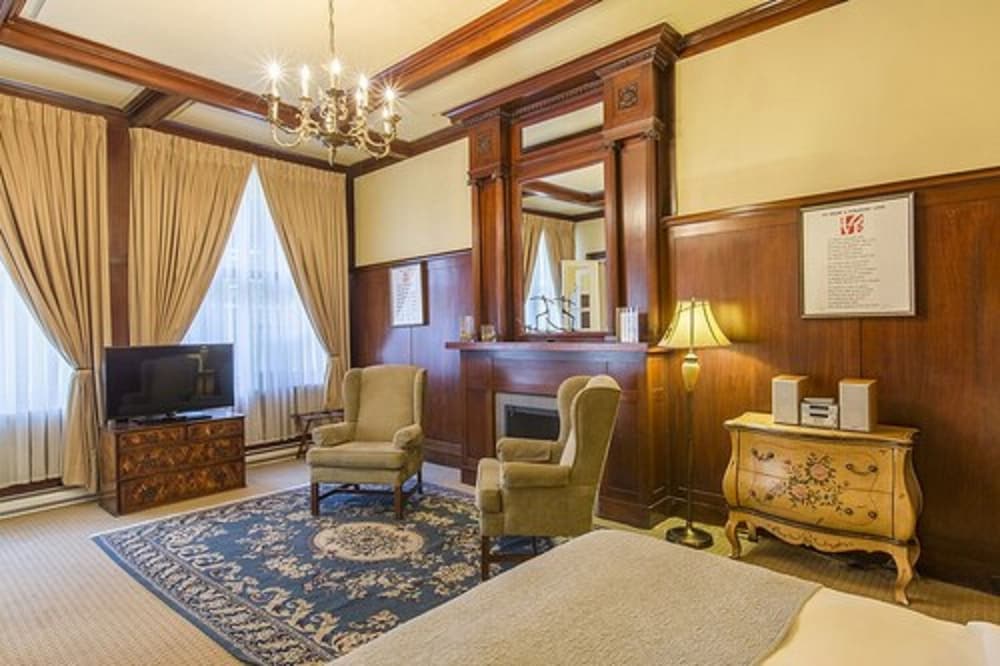 King Suite - Photo 5