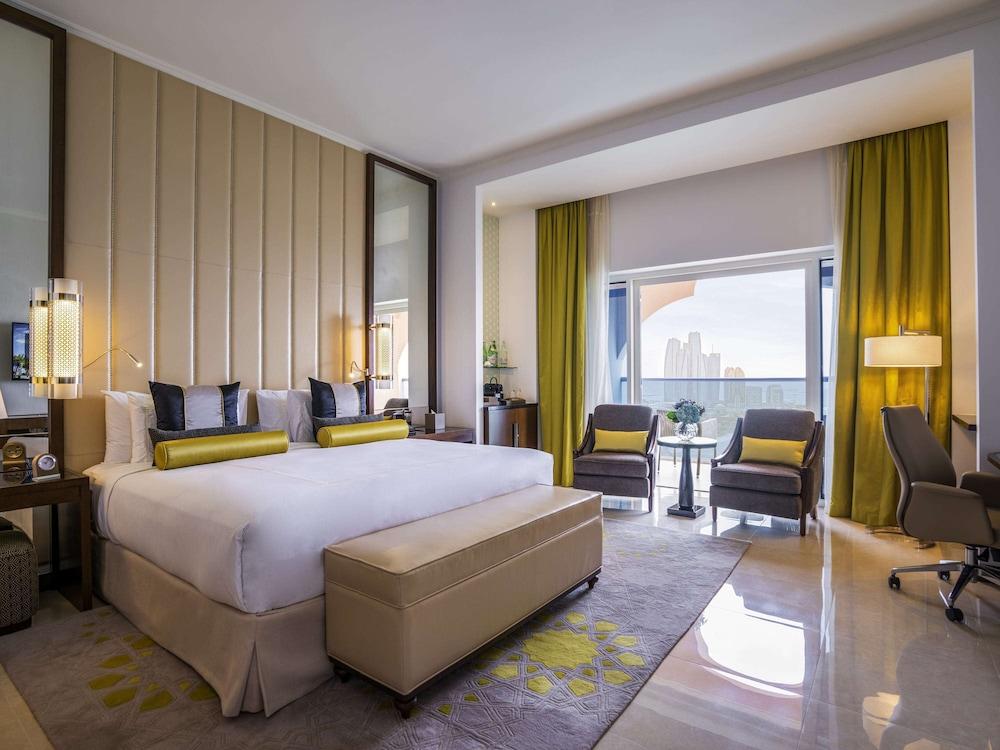 Premium Room, Balcony (Corniche view)