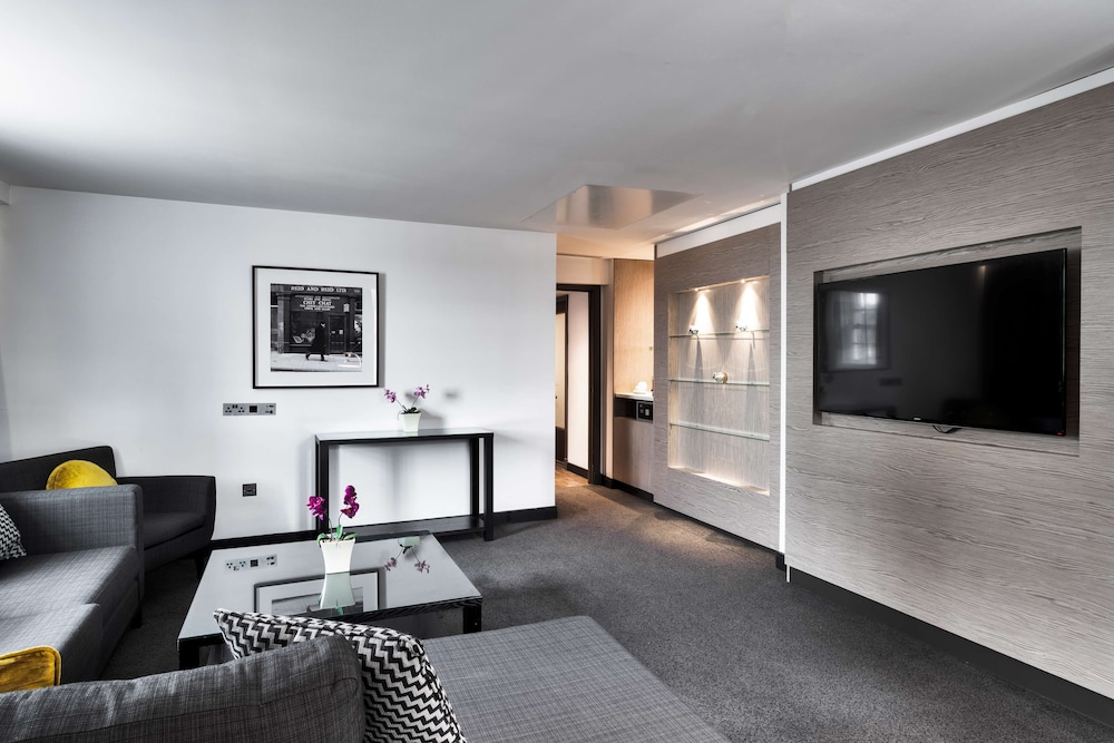 Suite, 1 Bedroom thumbnail 6