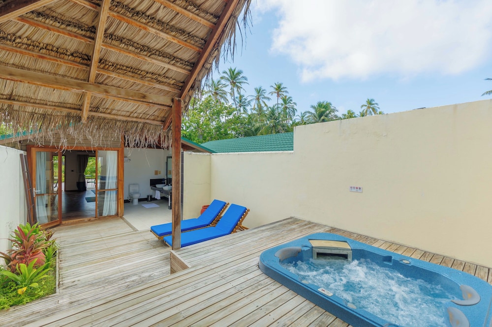 Jacuzzi Beach Villa - Photo 5