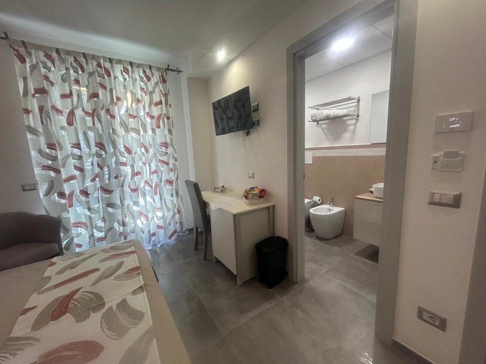 Double or Twin Room, Private Bathroom, Courtyard View