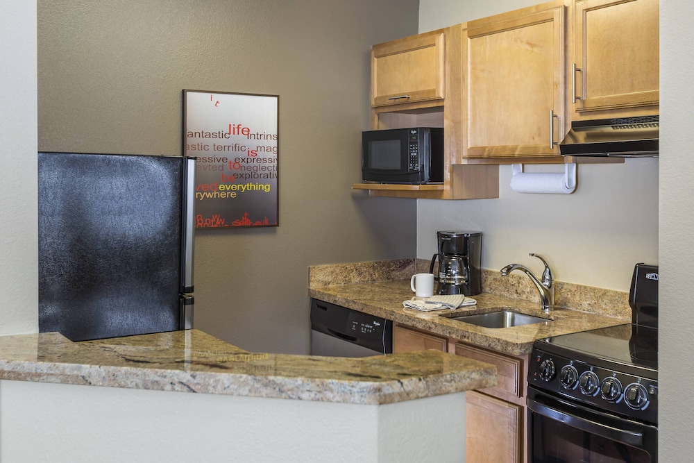 Suite, 1 Bedroom - Photo 8