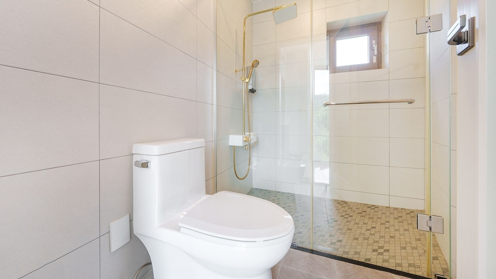 Basic Room, 1 Bedroom (Room 201) - Photo 10