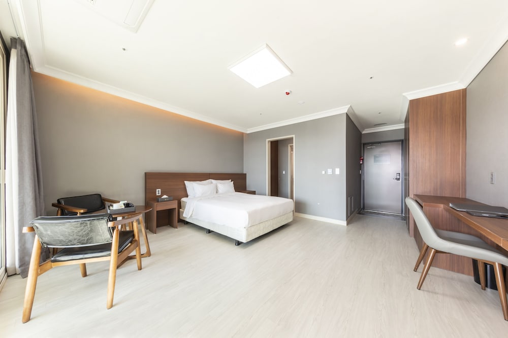 Standard Hotel - Photo 3
