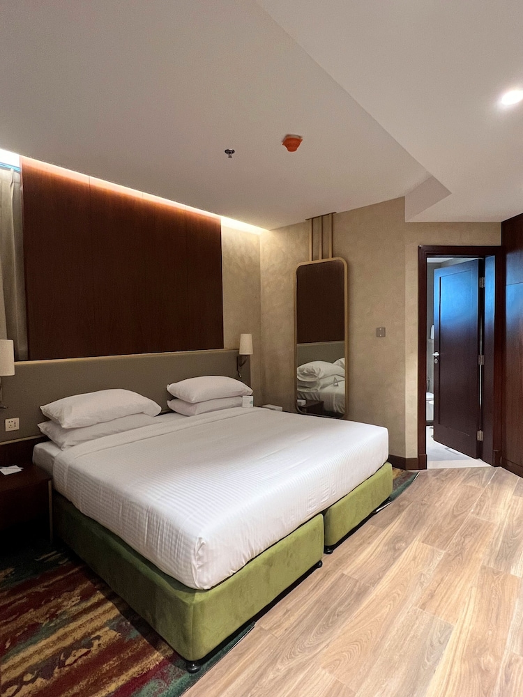 Deluxe Suite photo 2