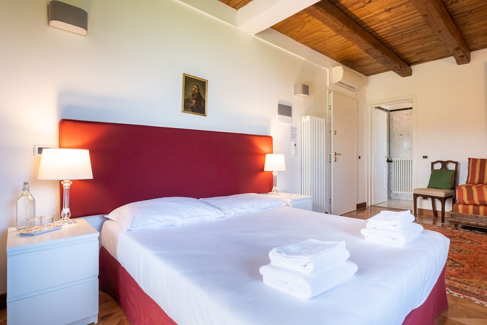 Deluxe Suite, 1 Bedroom, Non Smoking, Garden View photo 3