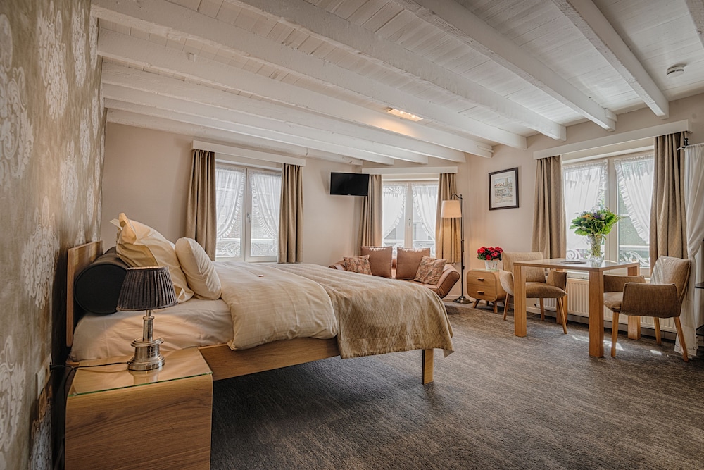 Romantic Suite, 1 King Bed, City View