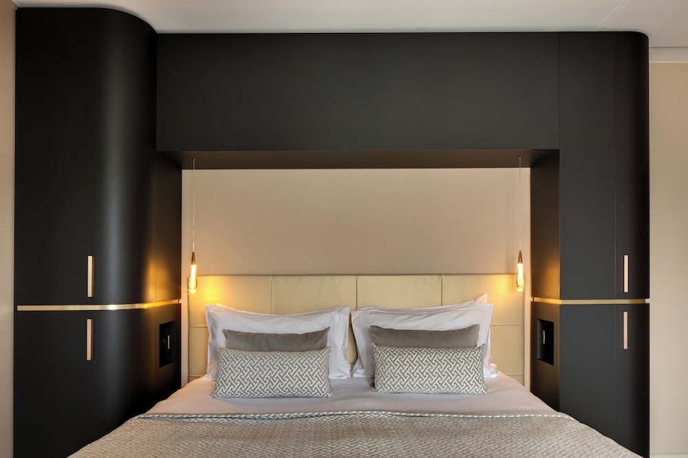 Deluxe Double or Twin Room photo 3
