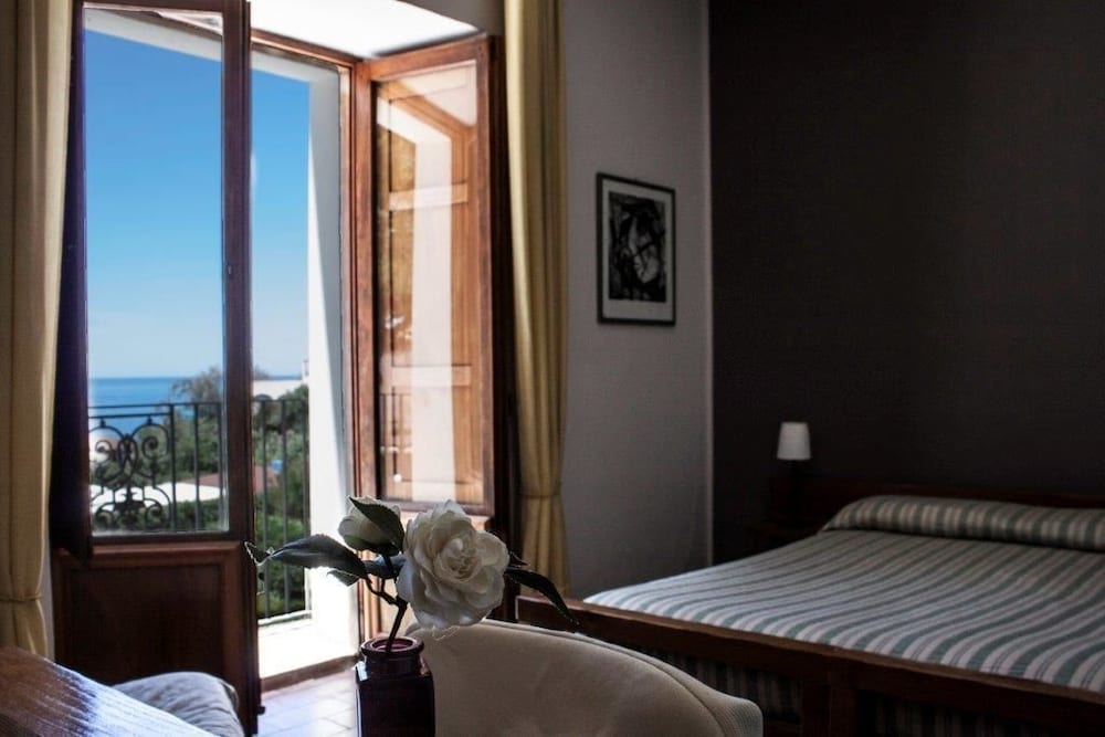 Double Room, Balcony, Sea View photo 1