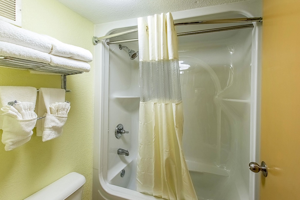 Standard Room, 2 Double Beds, Non Smoking - Photo 12