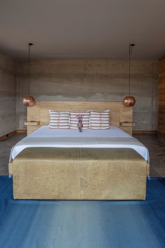 Casa Montaña Master Suite - Pool & Gym Access