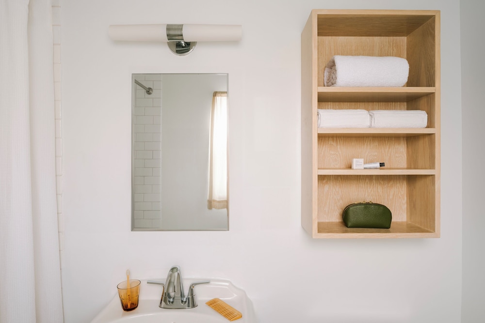 Available room