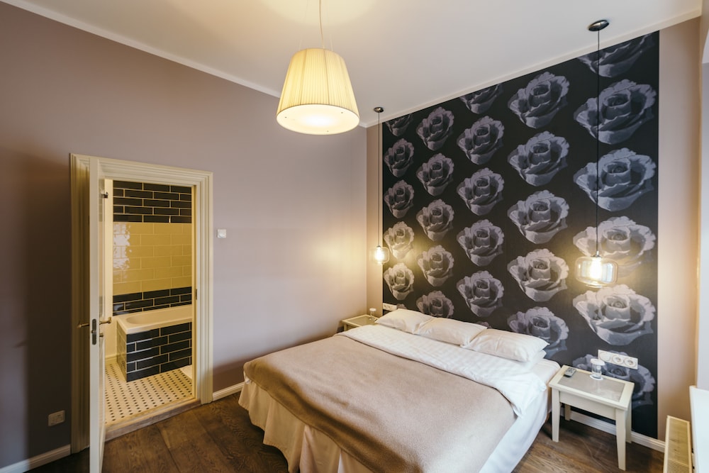 Double Room - Photo 7