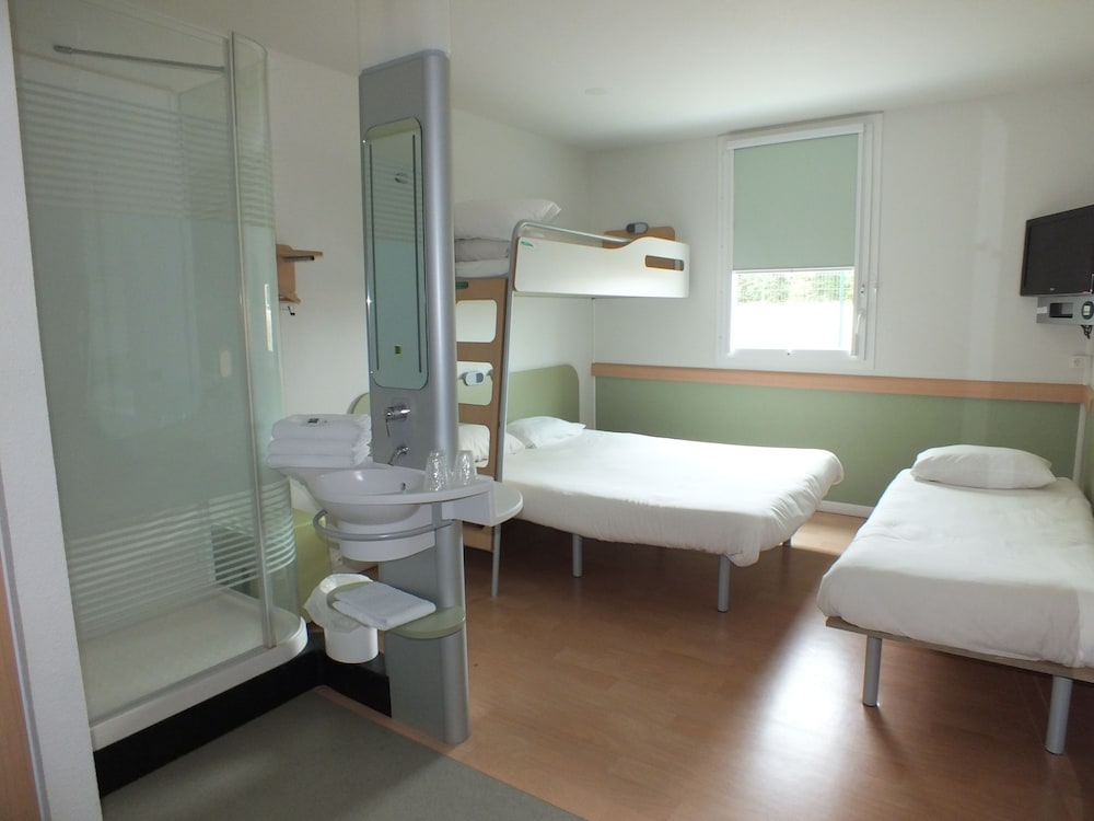 Twin Room, 2 Twin Beds photo 2