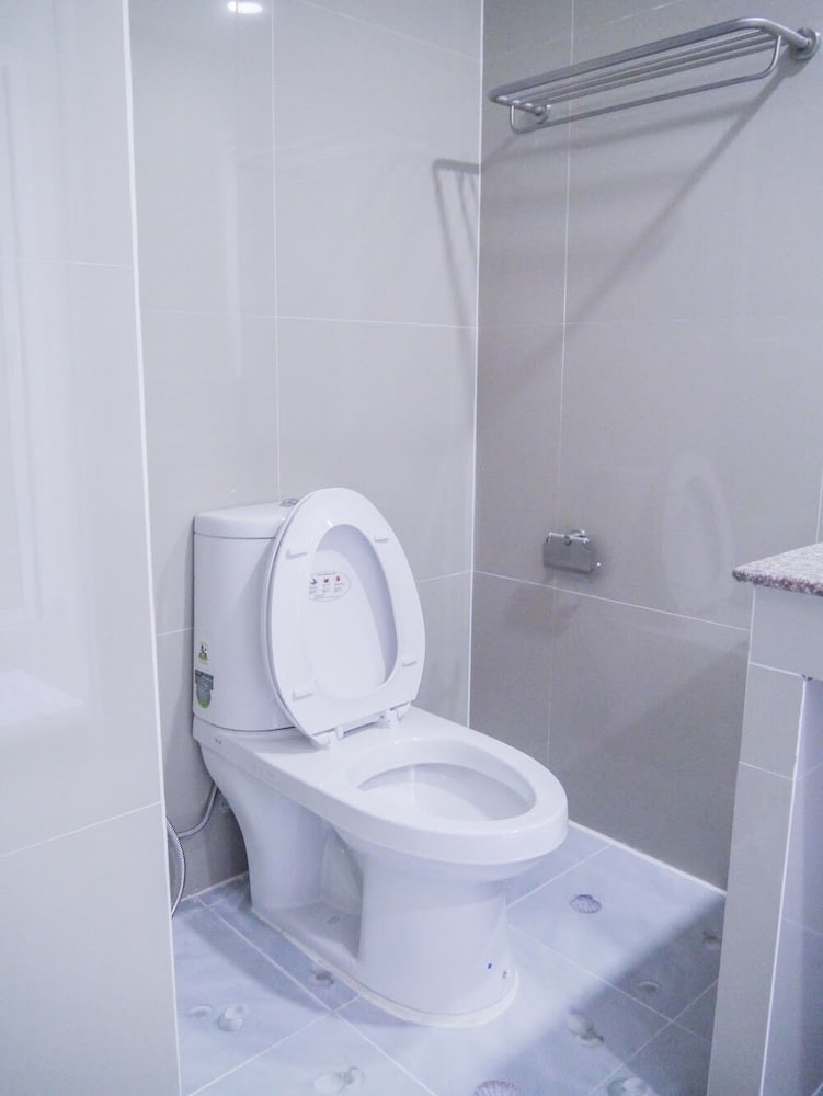 Standard Double Room - Photo 11