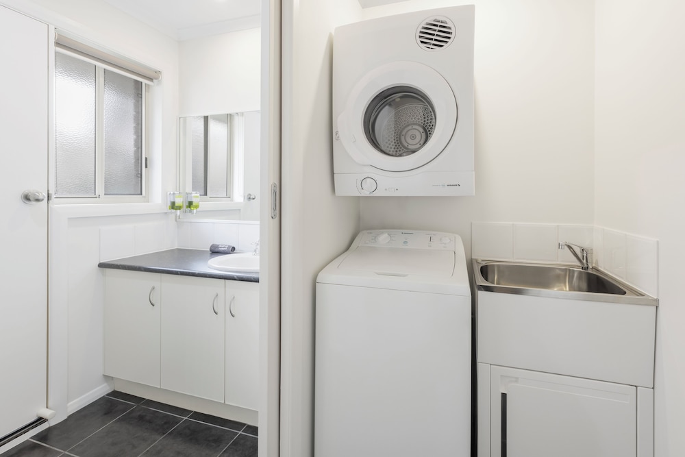 Two Bedroom Apartment - Photo 10