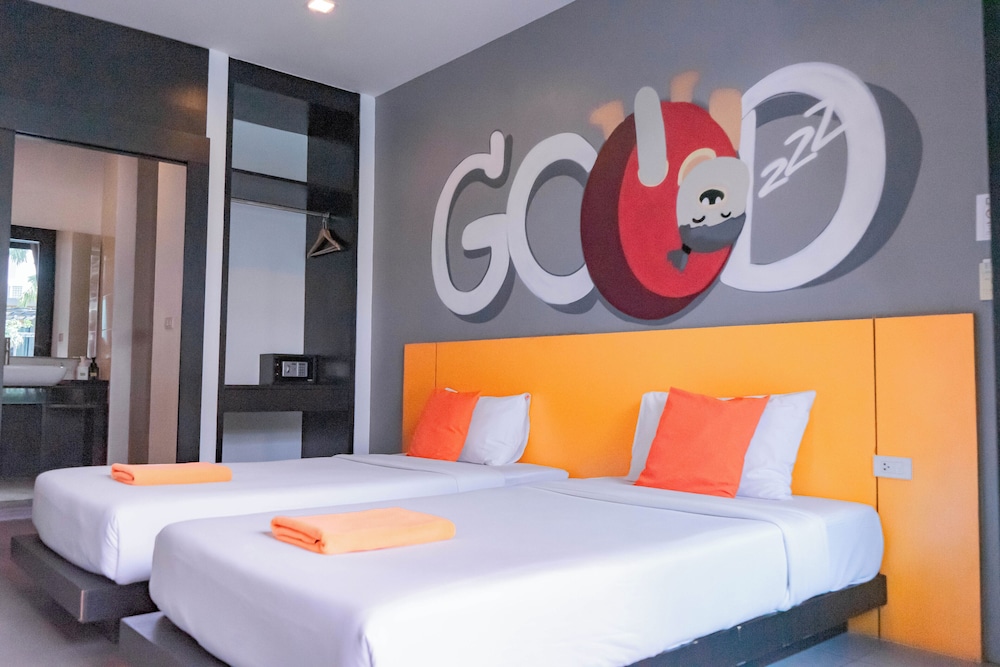 Deluxe Twin Room with Pool View - Photo 4