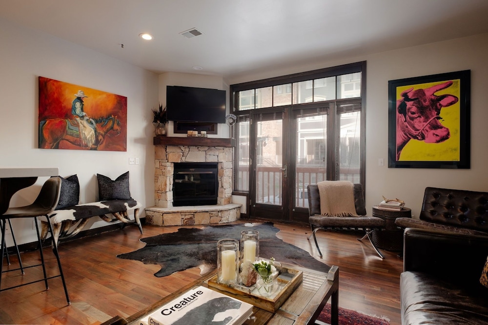 Condo, 3 Bedrooms