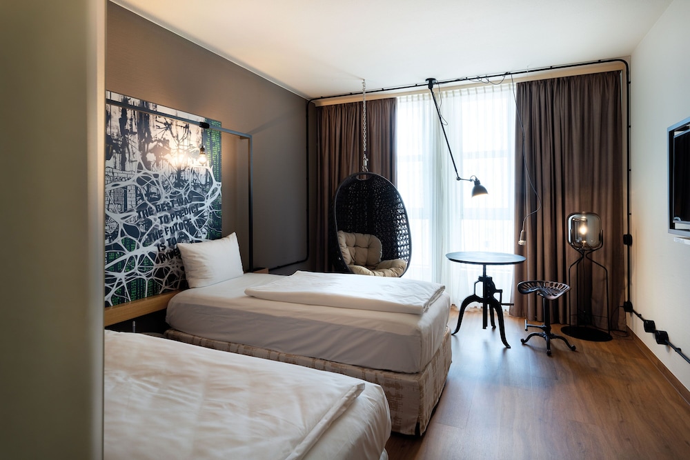 Standard Double Room - Photo 7