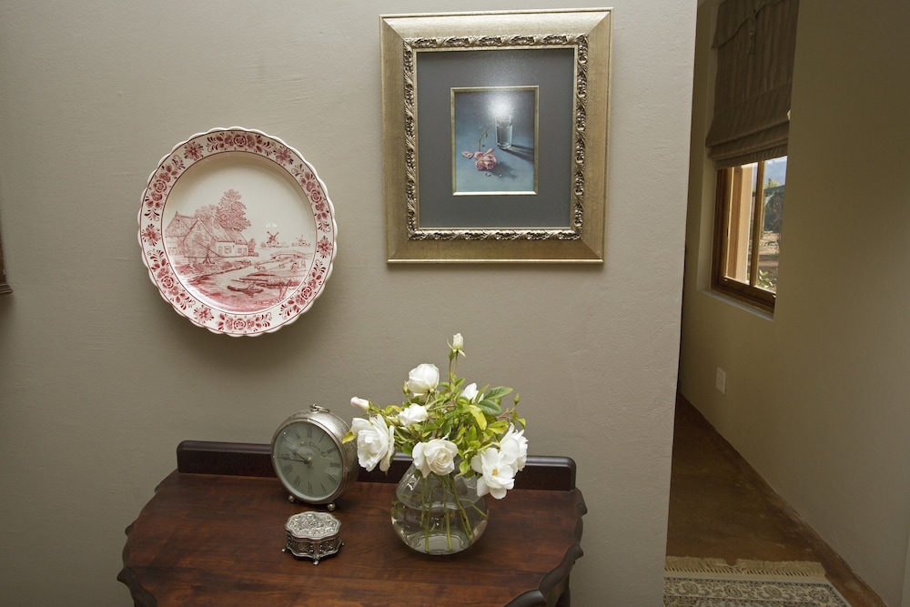 Luxury Room - King / Twin photo 3