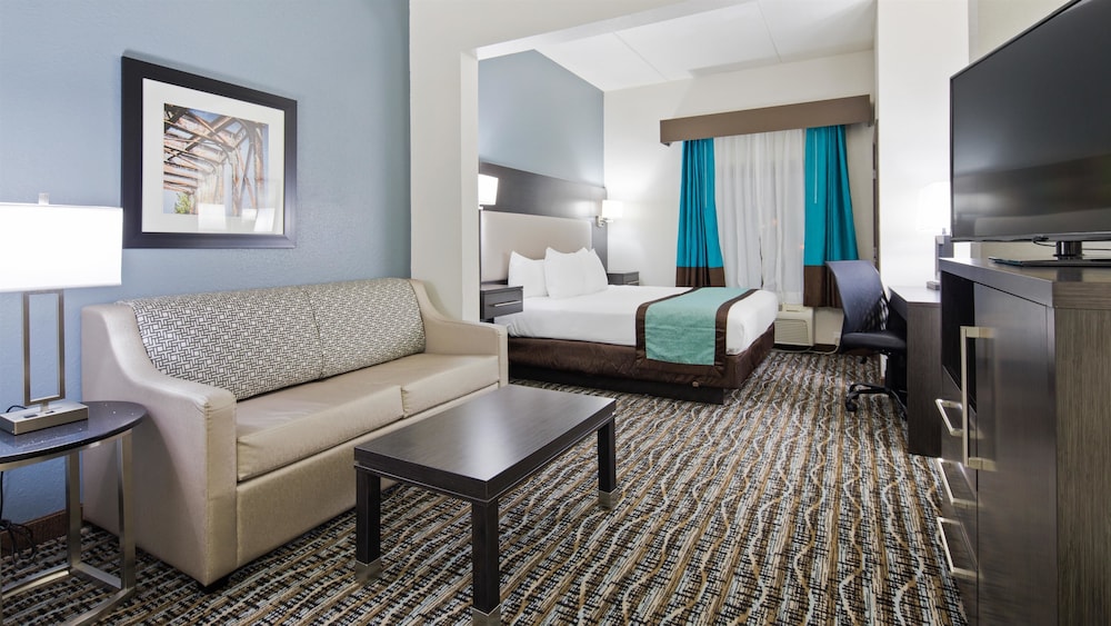 Suite, 1 King Bed, Accessible, Non Smoking (with Sofabed) - Photo 2