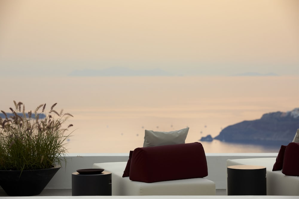 Atoles Villa with Private Pool and Caldera View - Photo 18