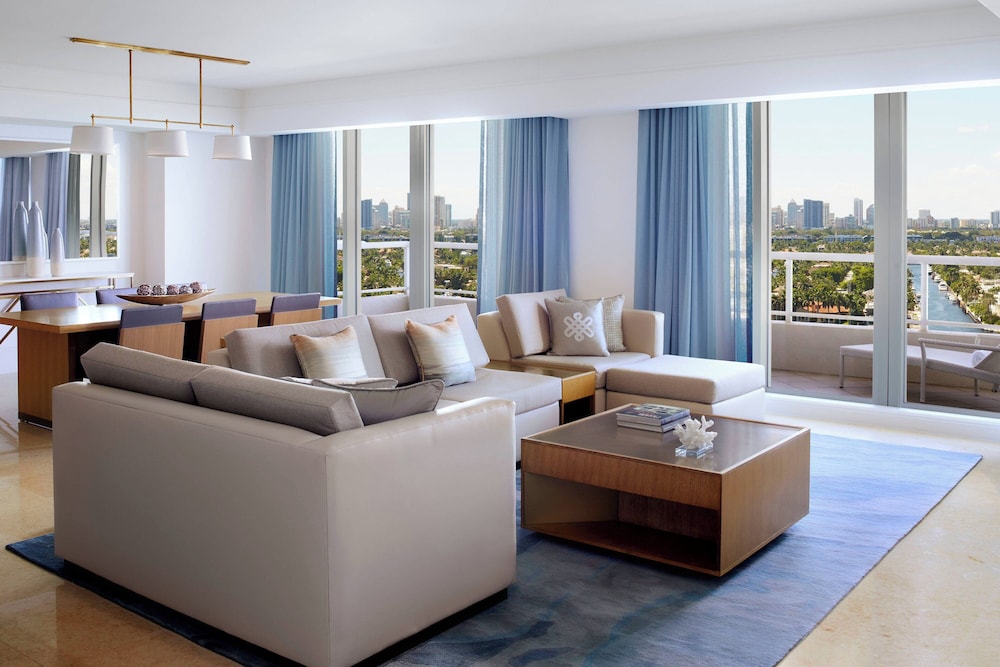 Suite, 3 Bedrooms, Balcony (Intracoastal)