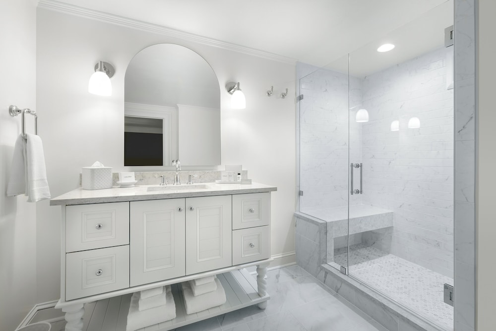 Deluxe Suite, 2 Bedrooms, River View, Ground Floor (Pet Friendly) photo 3
