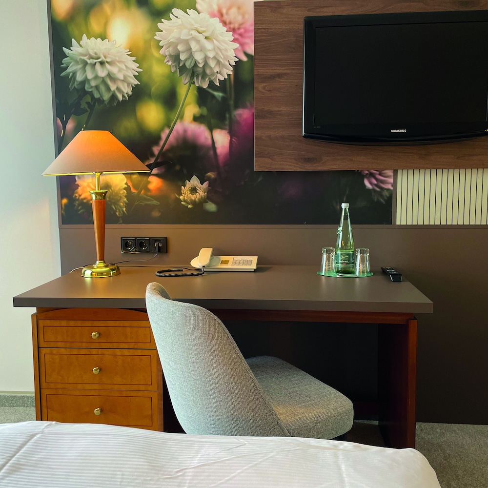 Standard Room, Multiple Beds - Photo 6