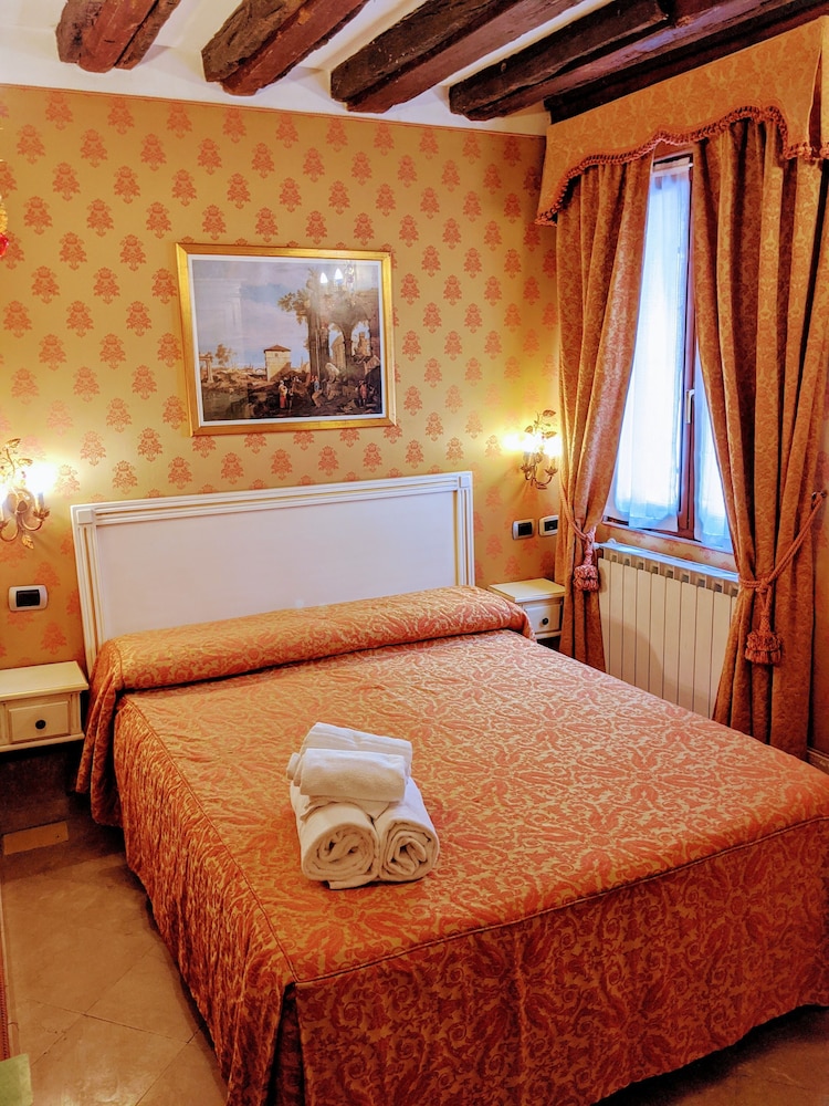 Double Room (with French Bed) photo 2