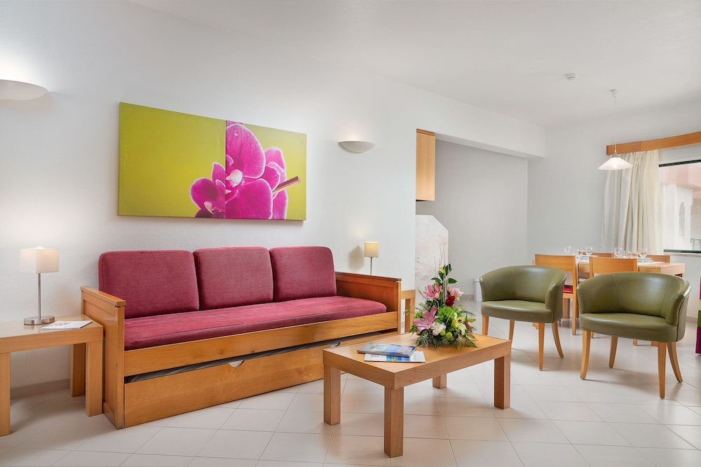 One Bedroom Club (2 adults + 2 children) - Photo 7