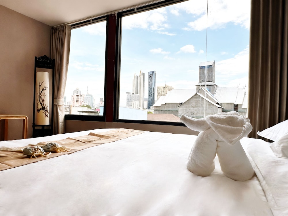 Deluxe Double Room, City View