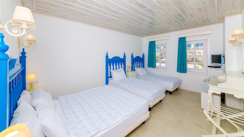 Family Quadruple Room photo 1