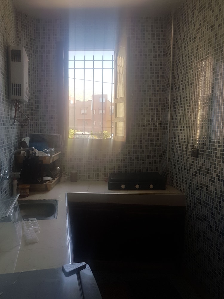 Shared Dormitory, Non Smoking, Shared Bathroom (6 Pax) photo 3