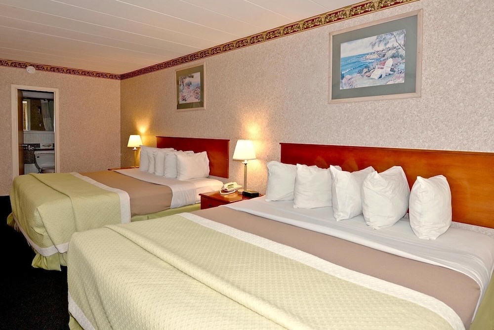 Upgraded, Room, 2 Double Beds photo 1
