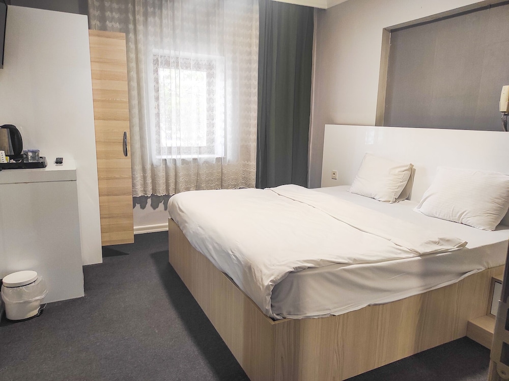 Economy Double Or Twin Room photo 1