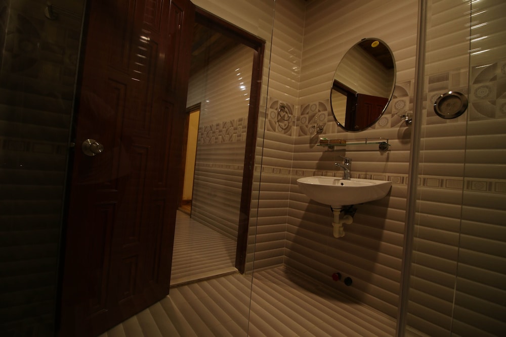 Deluxe Double Bungalow - Photo 5