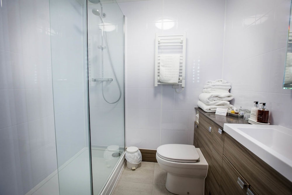 Deluxe Double or Twin Room, Bathtub photo 3