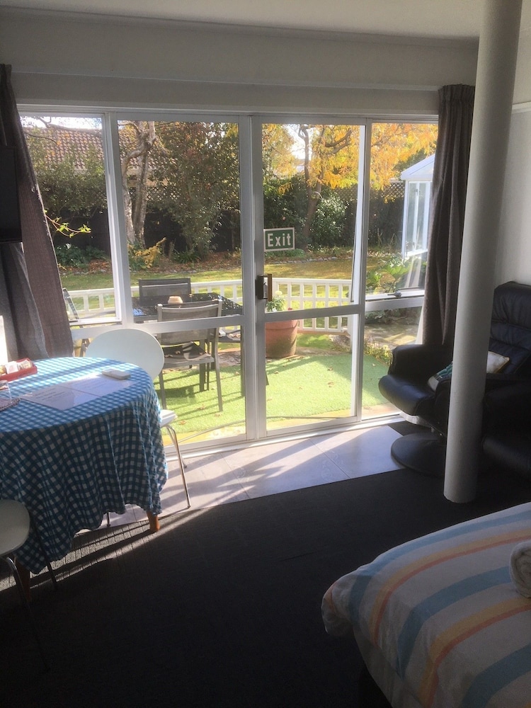 Room 4 photo 2