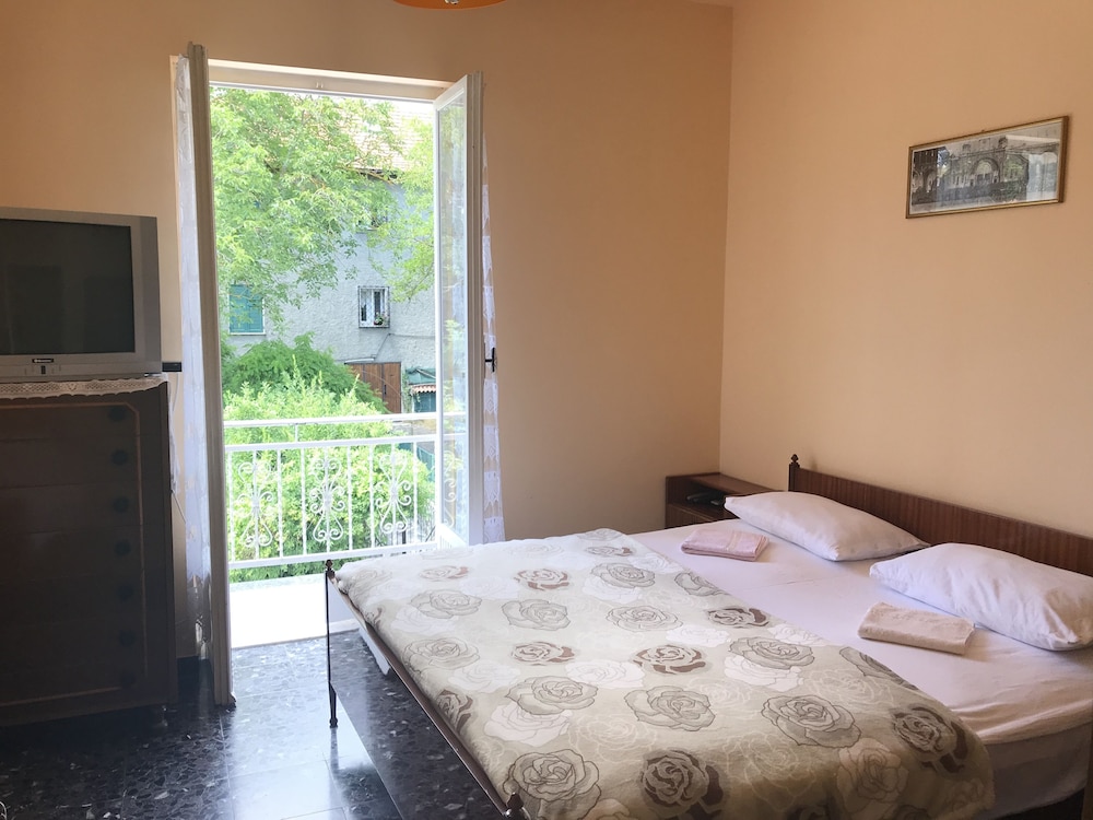 Quadruple Room, Multiple Beds, Non Smoking photo 1