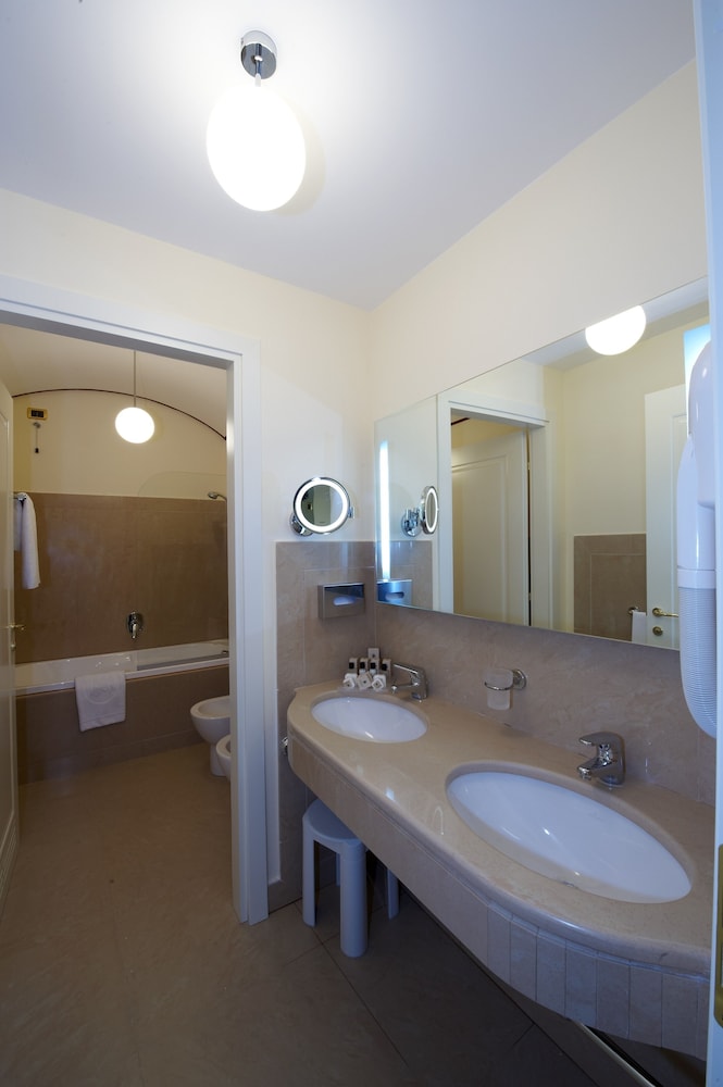 Economy Double Room - Photo 2