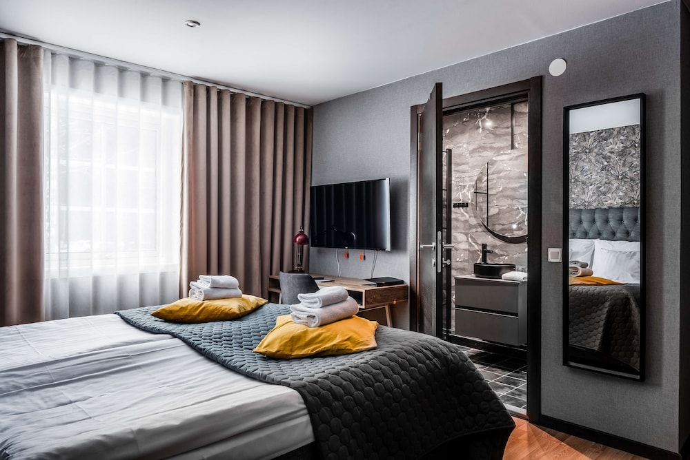 Deluxe Room, Multiple Beds, Non Smoking photo 3