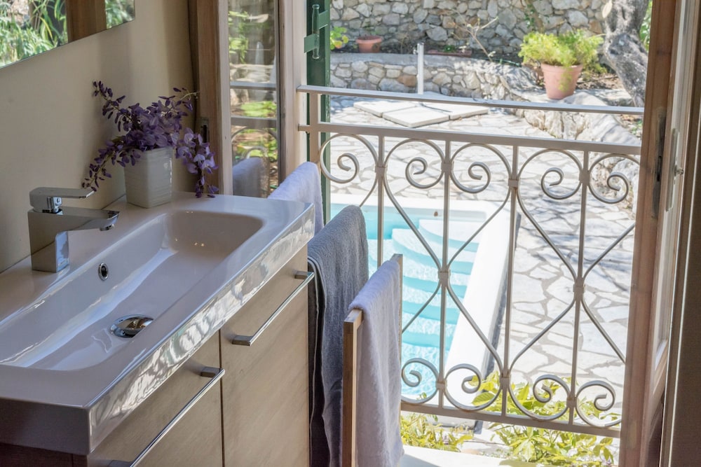 Comfort Villa, 2 Bedrooms (Pergola) photo 2