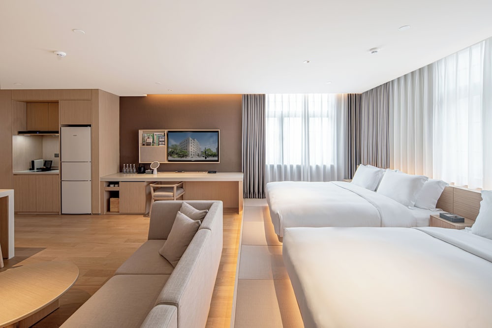 Senior Suite, 2 Queen Beds, Non Smoking, City View