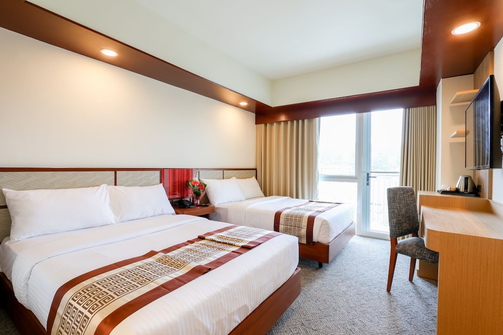Superior Double or Twin Room, 2 Double Beds, City View - Photo 2